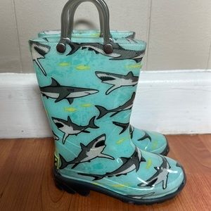 Light up rain boots